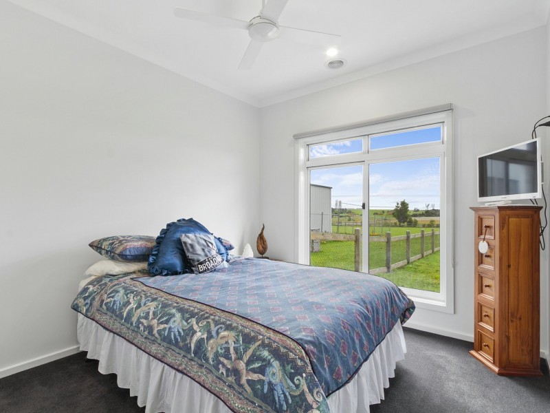 6 Atkinson Avenue, Churchill VIC 3842