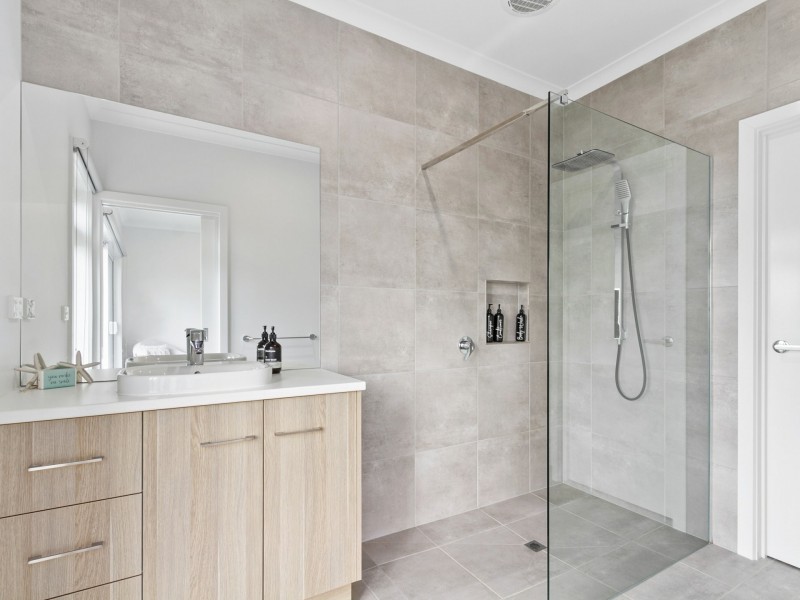 6 Atkinson Avenue, Churchill VIC 3842