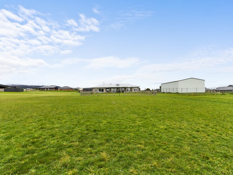 6 Atkinson Avenue, Churchill VIC 3842