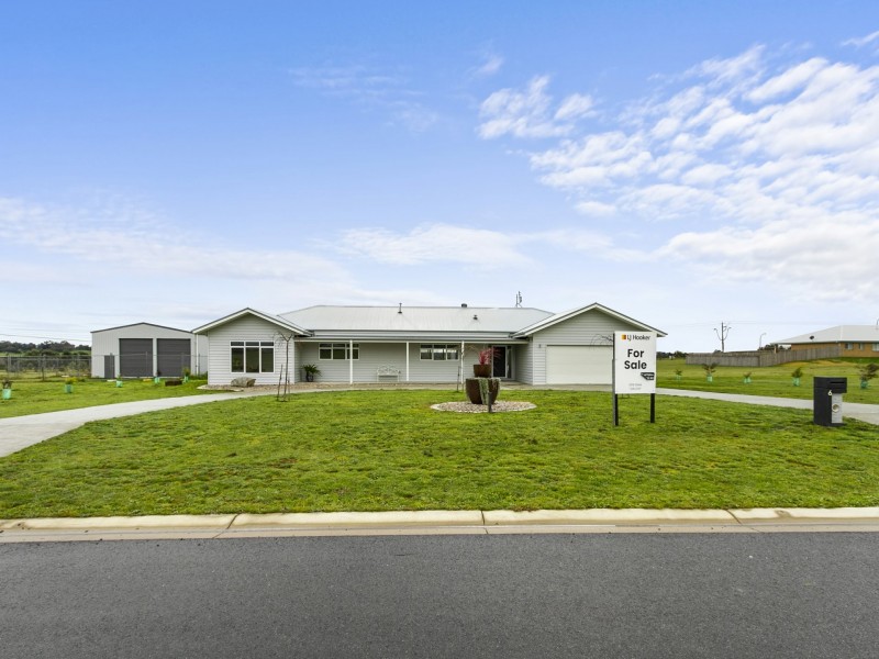 6 Atkinson Avenue, Churchill VIC 3842
