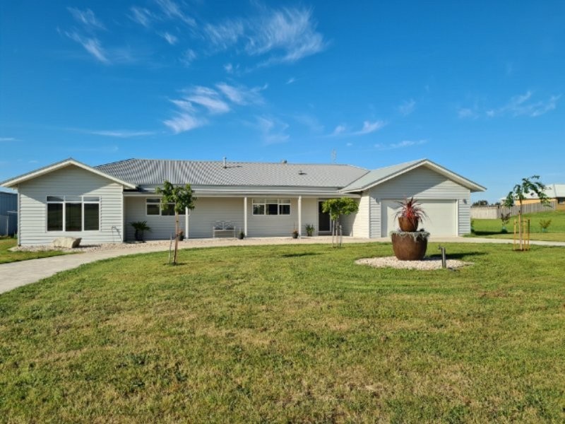 6 Atkinson Avenue, Churchill VIC 3842