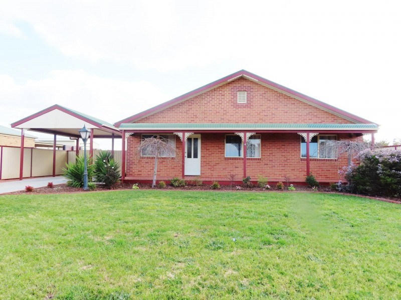 4 Widdowson Court, Rosedale VIC 3847