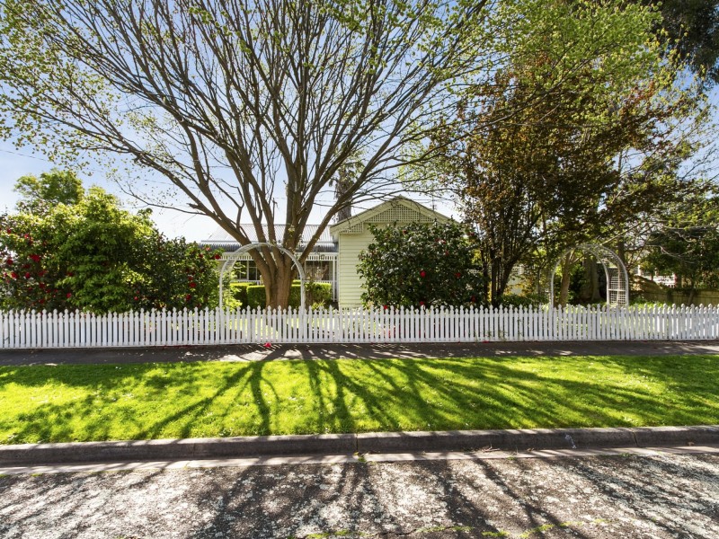 4 Pollock Avenue, Traralgon VIC 3844