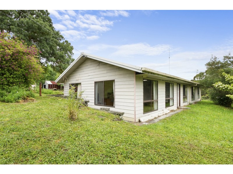 12 Frys Track, Newborough VIC 3825