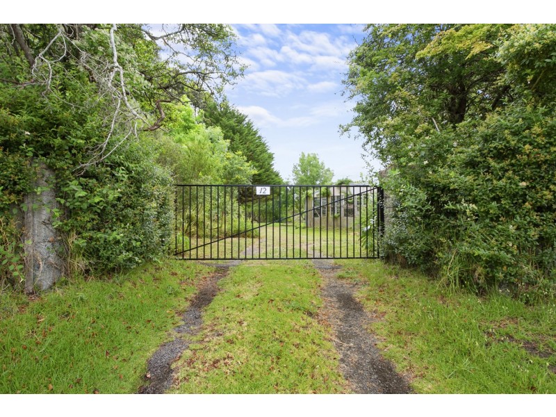 12 Frys Track, Newborough VIC 3825