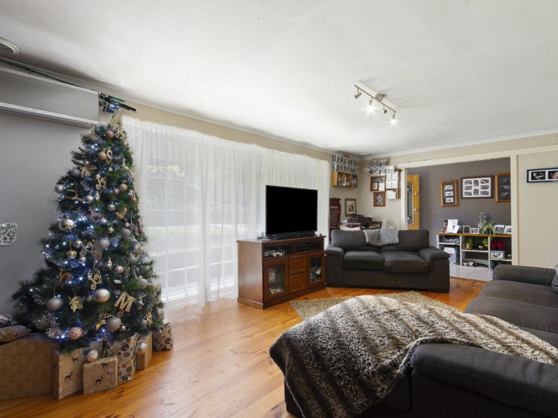 9 Smallburn Avenue, Newborough VIC 3825