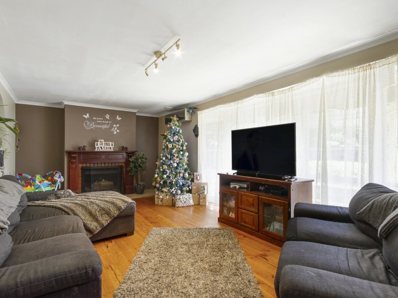 9 Smallburn Avenue, Newborough VIC 3825