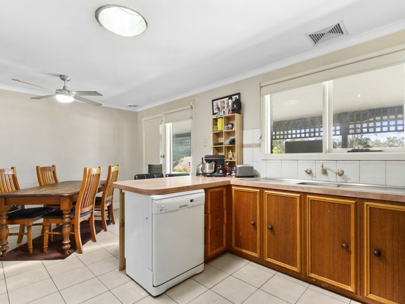 9 Smallburn Avenue, Newborough VIC 3825