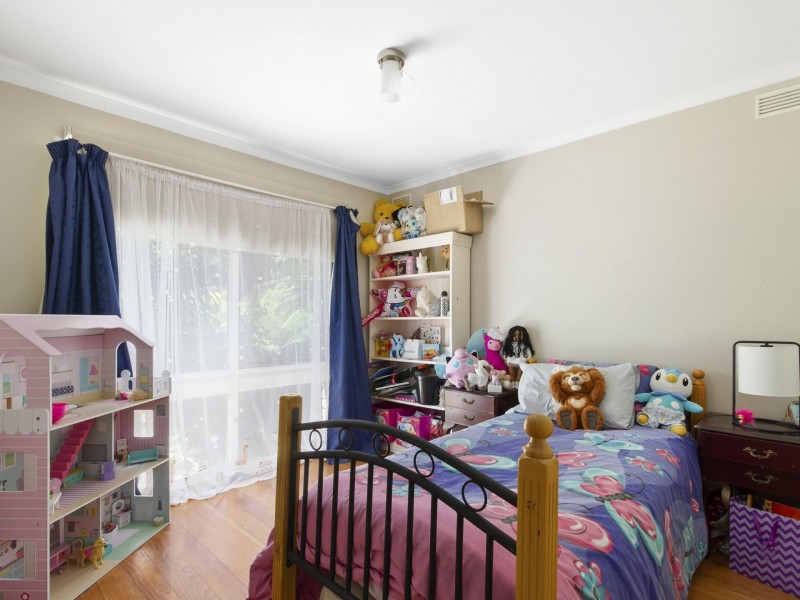 9 Smallburn Avenue, Newborough VIC 3825