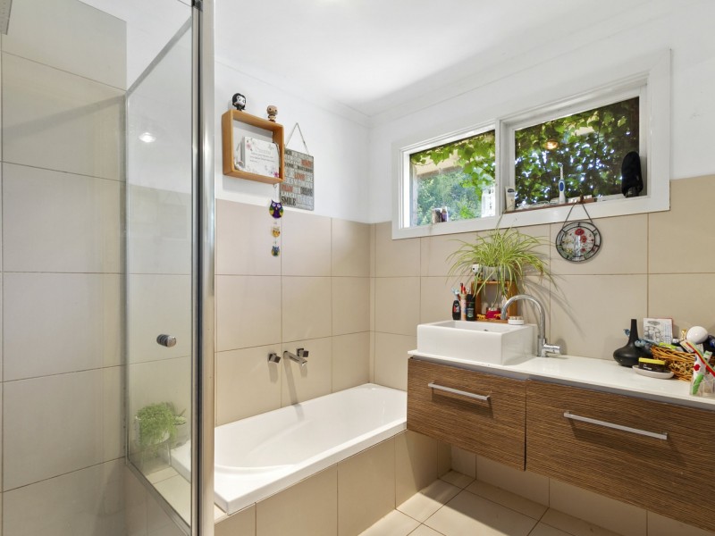 9 Smallburn Avenue, Newborough VIC 3825