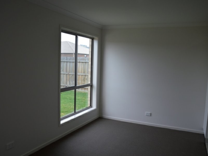 5 Graduation Place, Churchill VIC 3842