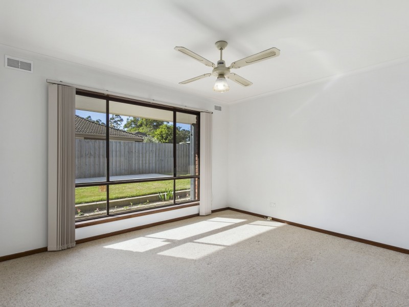 16 Phelps Court, Newborough VIC 3825