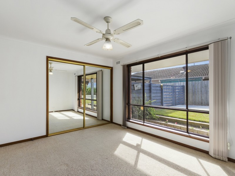 16 Phelps Court, Newborough VIC 3825