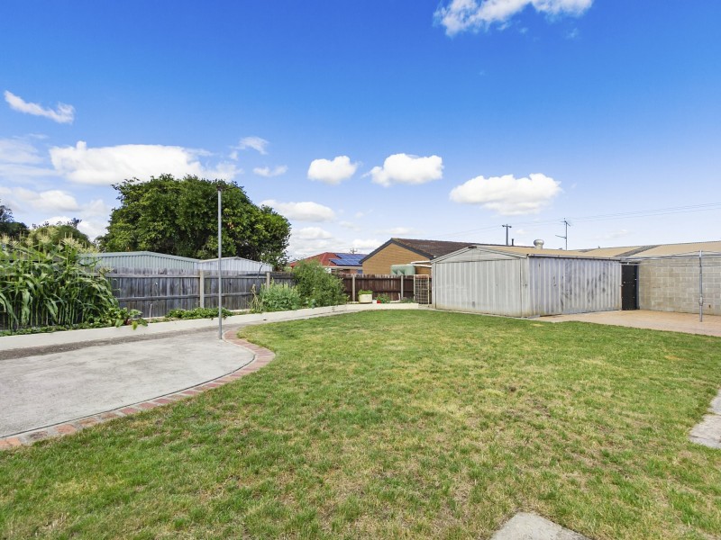 16 Phelps Court, Newborough VIC 3825