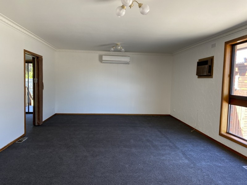 1A Alexander Ave, Moe VIC 3825