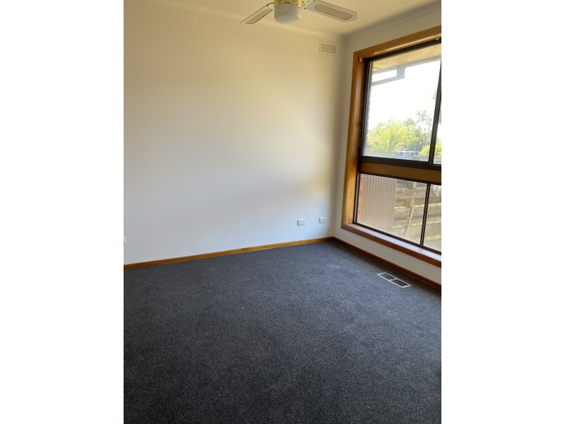 1A Alexander Ave, Moe VIC 3825