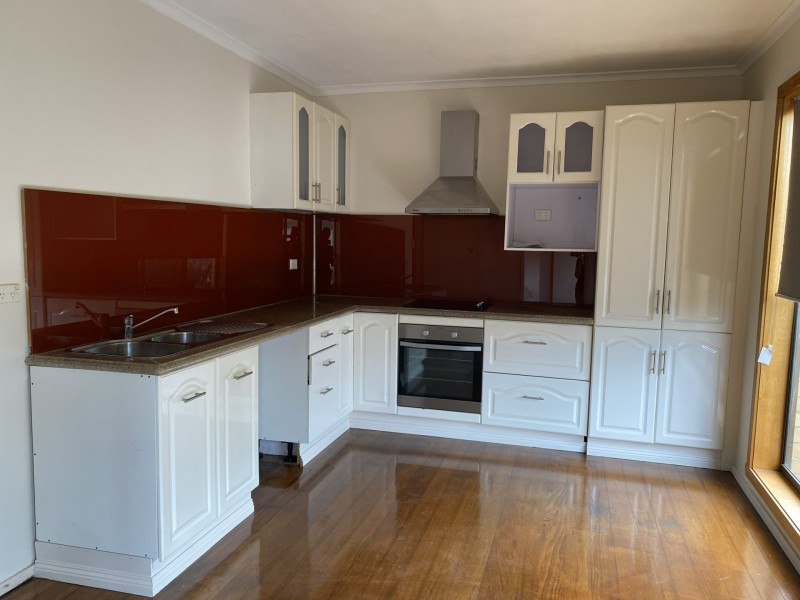 21 White Parade, Churchill VIC 3842