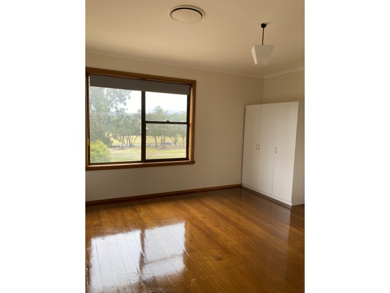 21 White Parade, Churchill VIC 3842