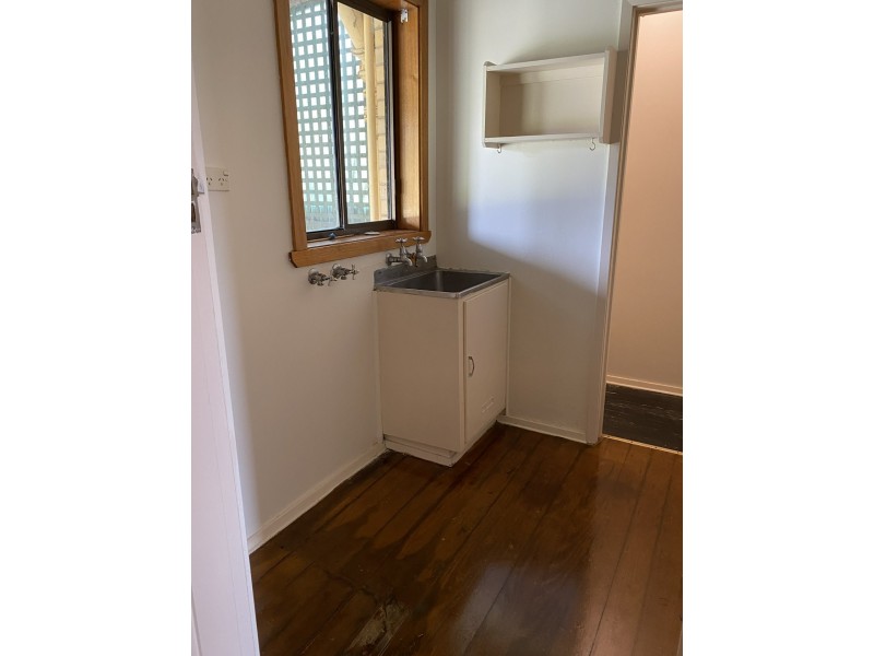 21 White Parade, Churchill VIC 3842