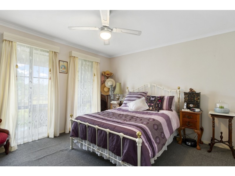 41 Humphreys Road, Toongabbie VIC 3856
