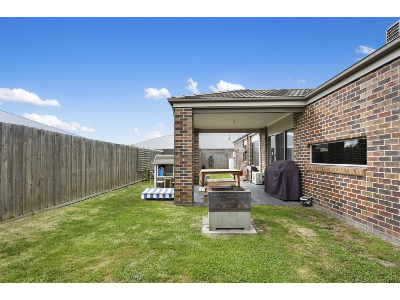 7 Cambridge Way, Traralgon VIC 3844