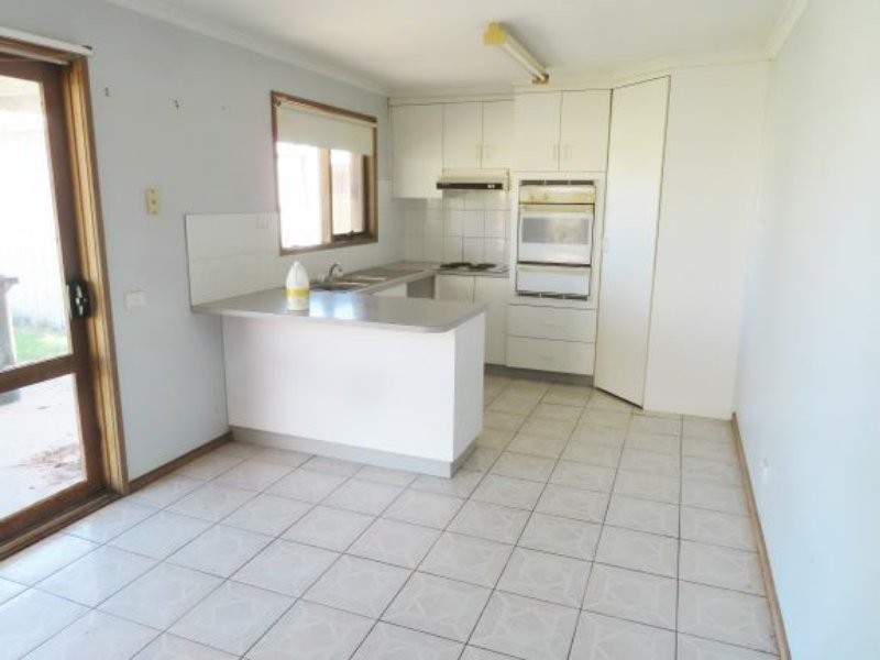 16 Ayres Court, Rosedale VIC 3847