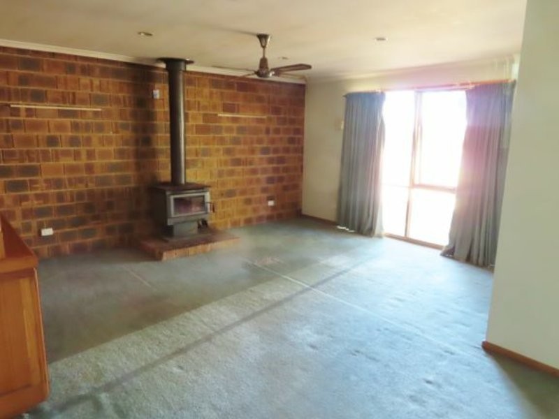 16 Ayres Court, Rosedale VIC 3847