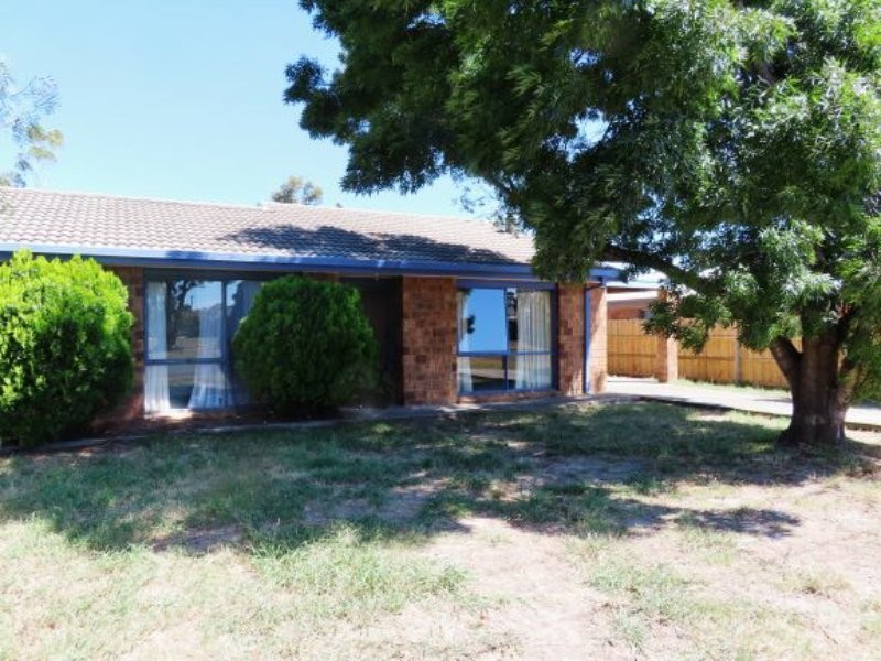 16 Ayres Court, Rosedale VIC 3847