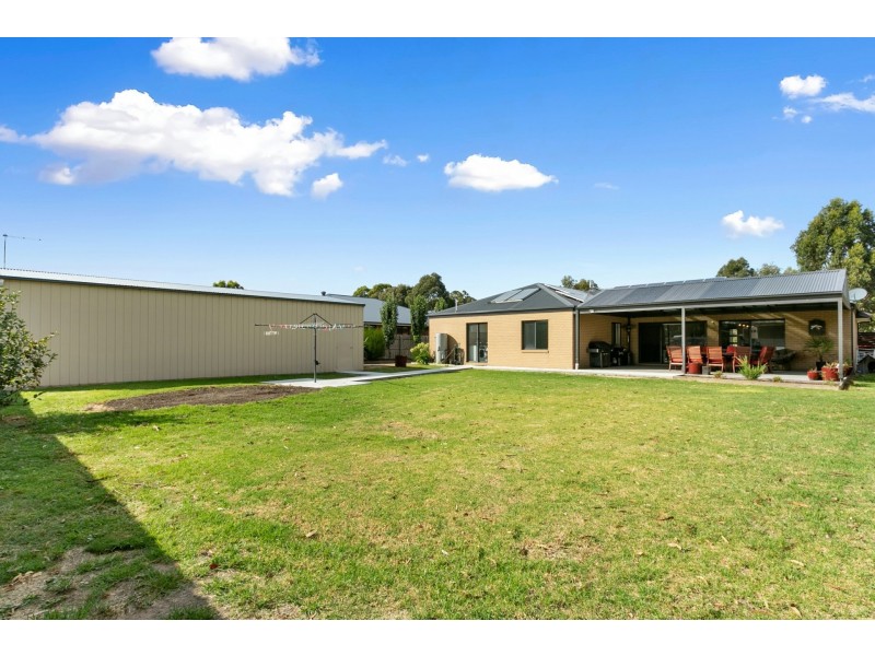 1 Stewart Street, Toongabbie VIC 3856
