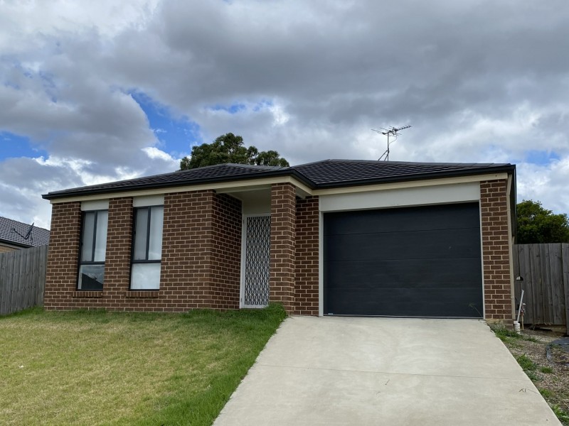18 Graduation Place, Churchill VIC 3842