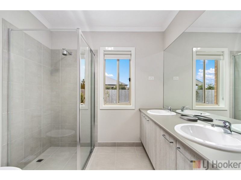 12 Swinburne Crescent, Traralgon VIC 3844
