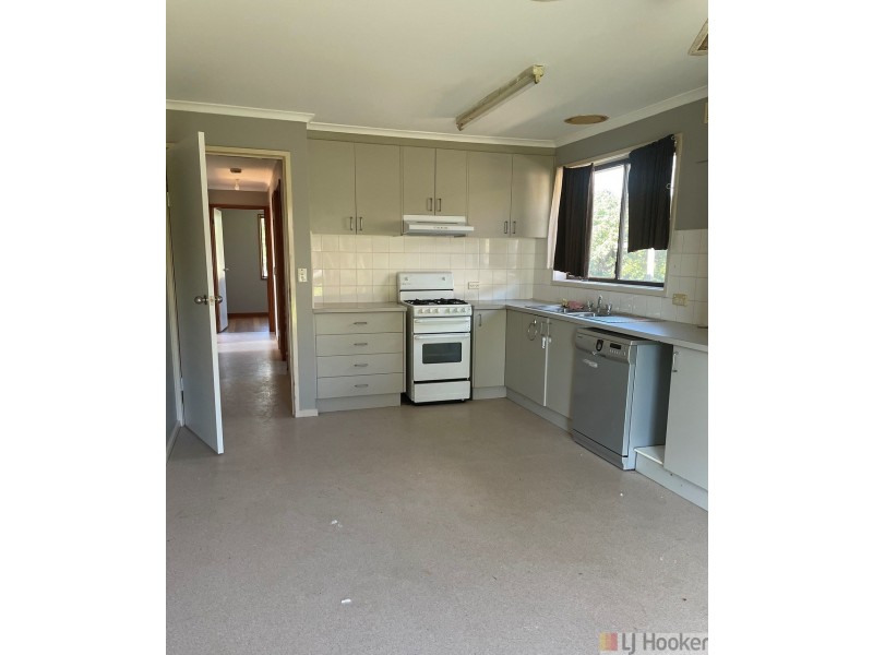 36 Churinga Drive, Churchill VIC 3842