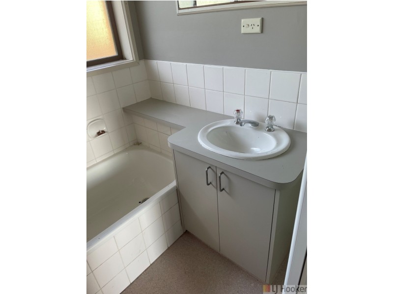 36 Churinga Drive, Churchill VIC 3842