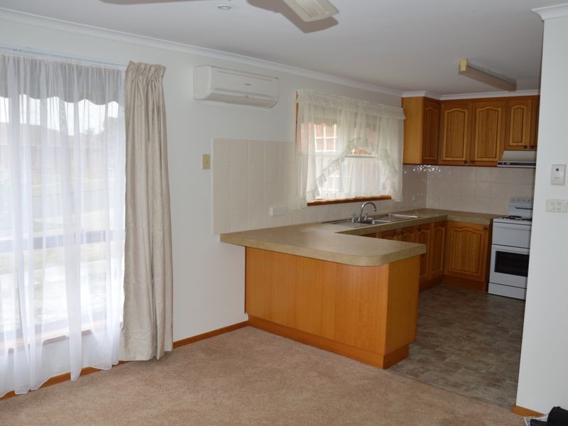 1/29 Roger Street, Morwell VIC 3840