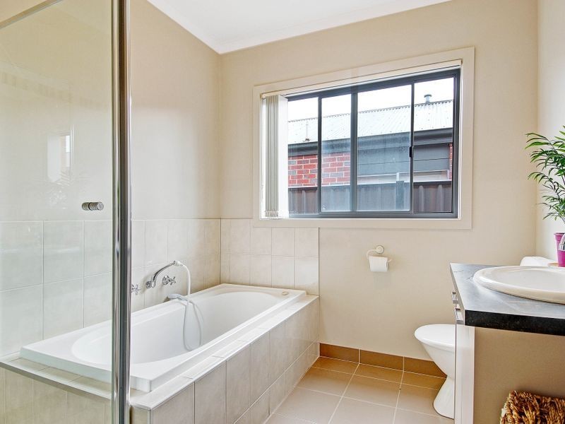 6/39 Astley Crescent, Point Cook VIC 3030