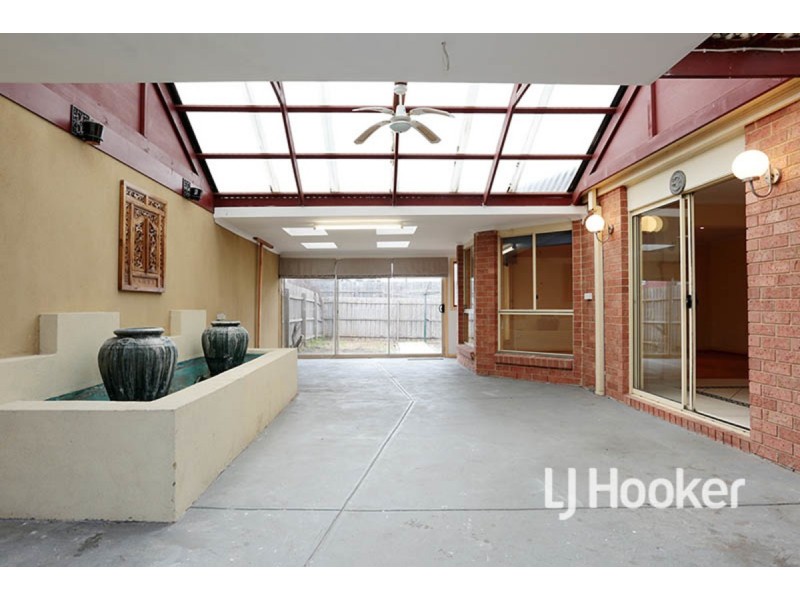 8 Spindrift Way, Seabrook VIC 3028