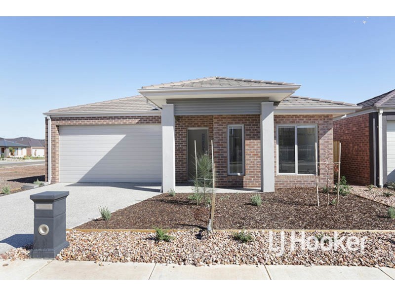 70 Waterhaven Boulevard, Point Cook VIC 3030