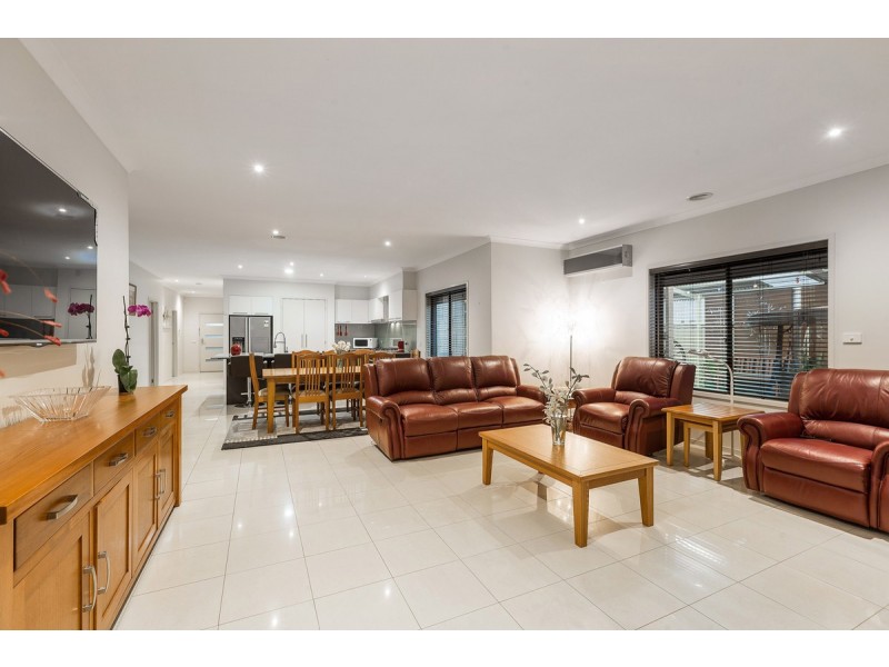 2 Halifax Court, Point Cook VIC 3030