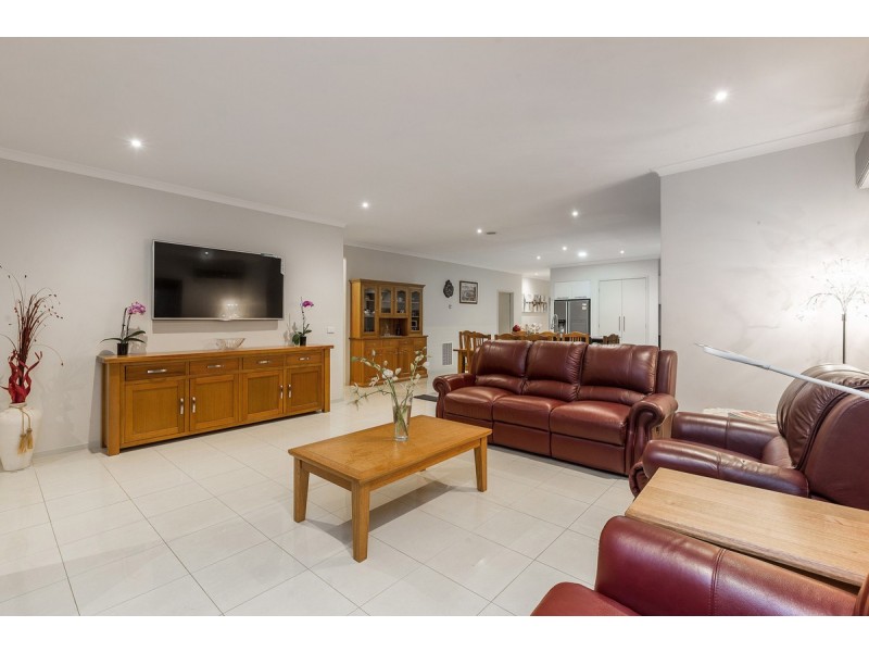 2 Halifax Court, Point Cook VIC 3030