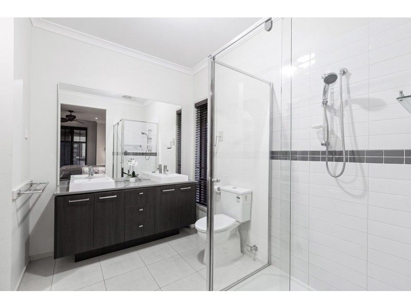 2 Halifax Court, Point Cook VIC 3030