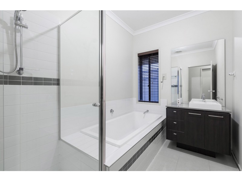 2 Halifax Court, Point Cook VIC 3030