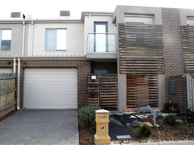 11 Creswick Drive, Point Cook VIC 3030