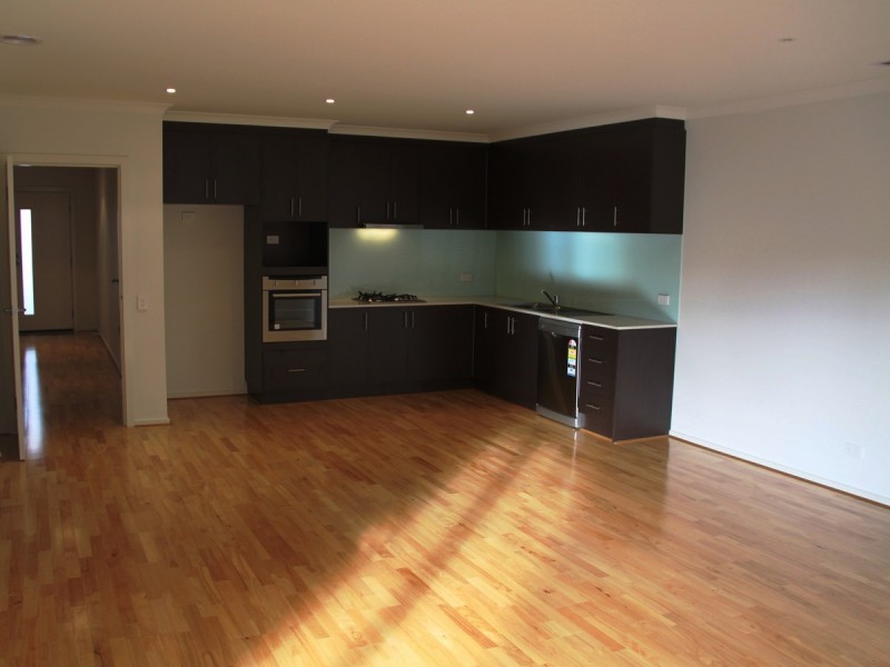 11 Creswick Drive, Point Cook VIC 3030