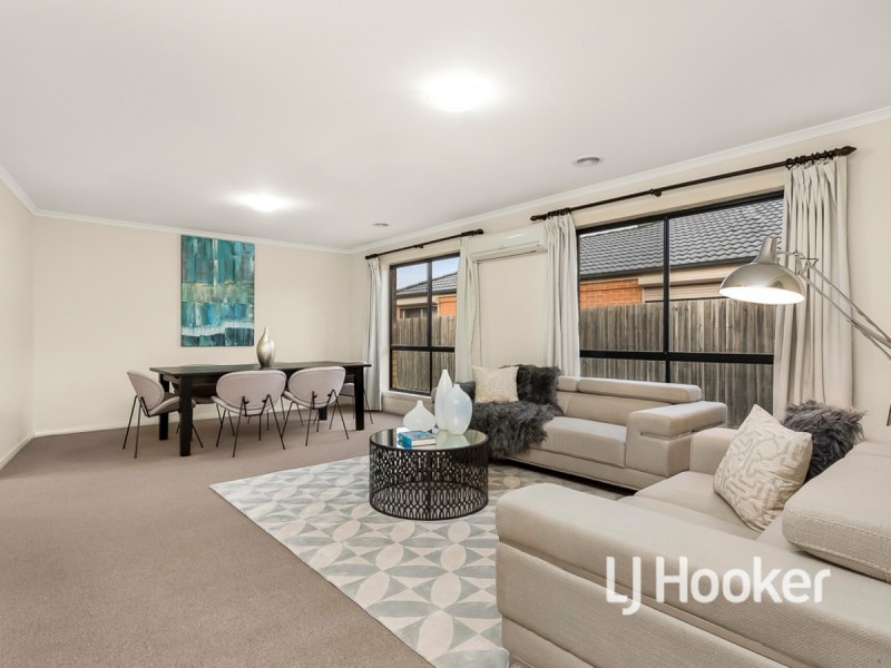 15 Irving Street, Point Cook VIC 3030