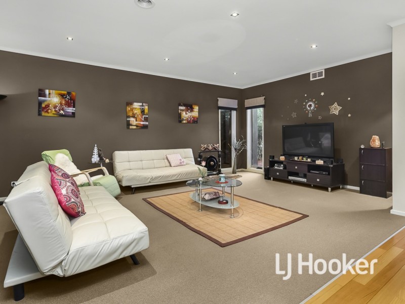 16 West Cornhill Way, Point Cook VIC 3030