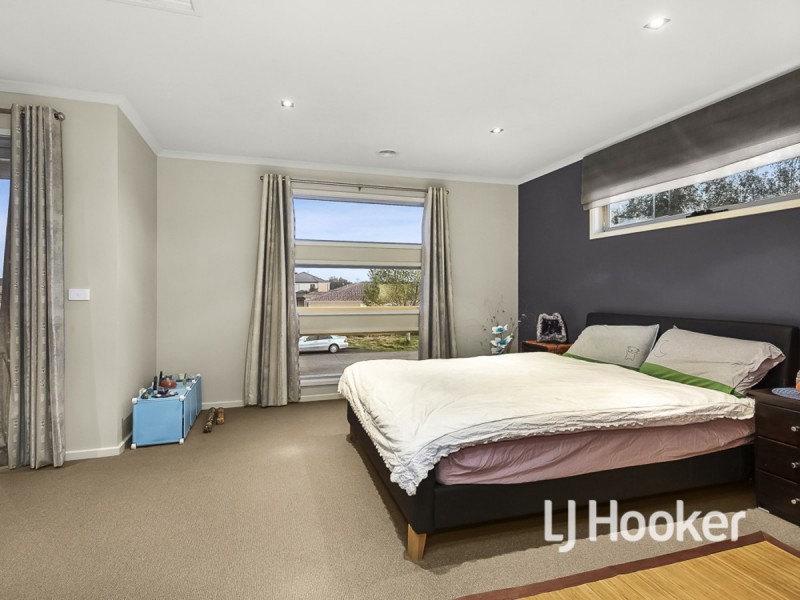 16 West Cornhill Way, Point Cook VIC 3030