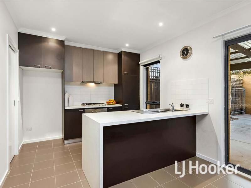 71 Swamphen Drive, Williams Landing VIC 3027