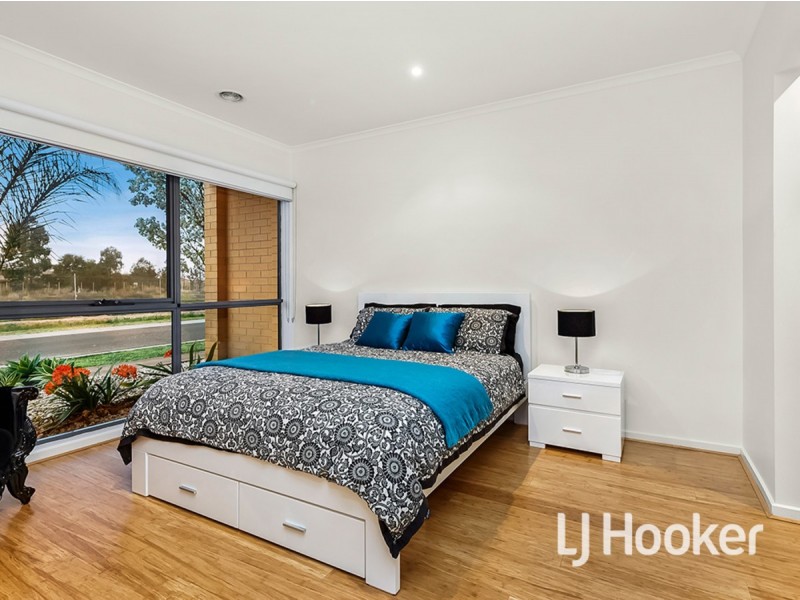 71 Swamphen Drive, Williams Landing VIC 3027