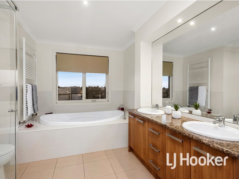 22 Fairbridge Road, Point Cook VIC 3030