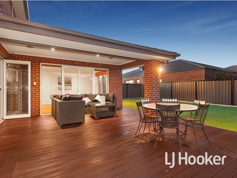 22 Fairbridge Road, Point Cook VIC 3030